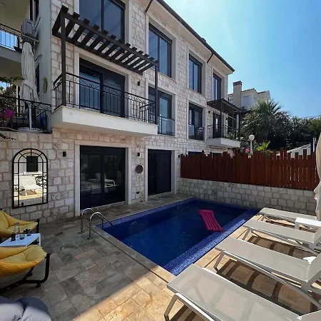 Apartamento Huzur Mit Meerblick Und Privatpool Kaş