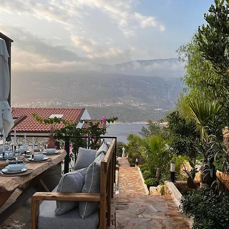 Huzur Mit Meerblick Und Privatpool Kaş